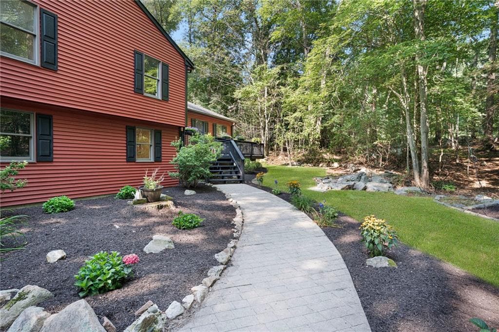 690 Major Potter Road photo 4