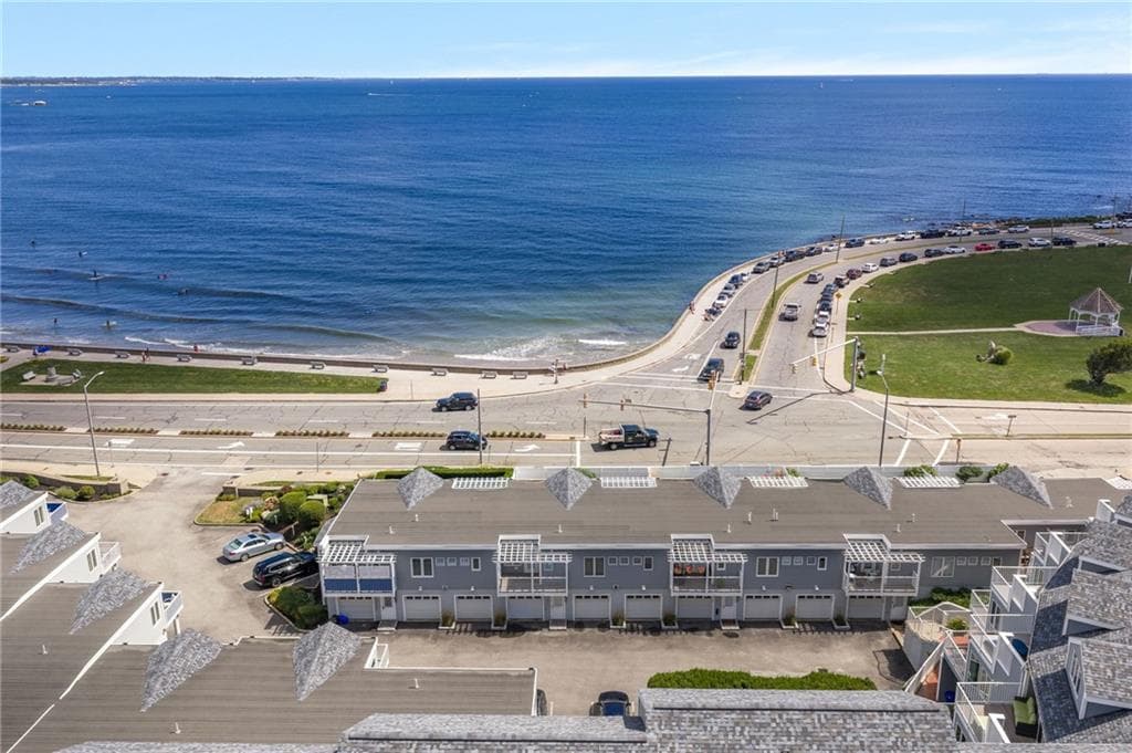 Condominium at 21 Beach Street, Narragansett, photo 2 of 48