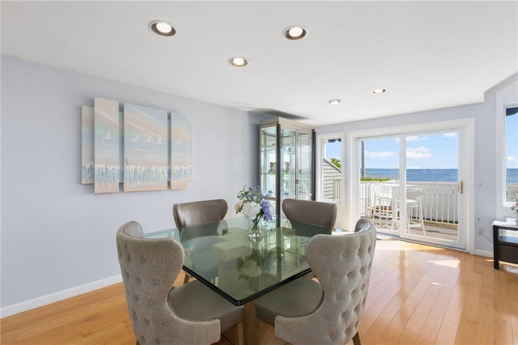 Condominium at 21 Beach Street, Narragansett, photo 7 of 48