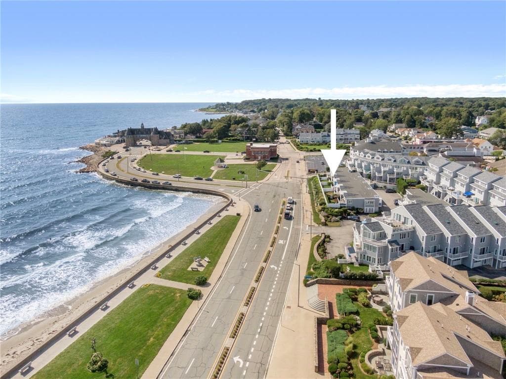 Condominium at 21 Beach Street, Narragansett, photo 3 of 48