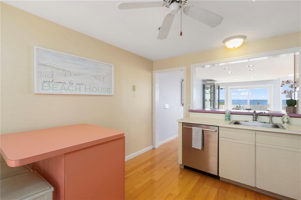 Condominium at 21 Beach Street, Narragansett, photo 28 of 48