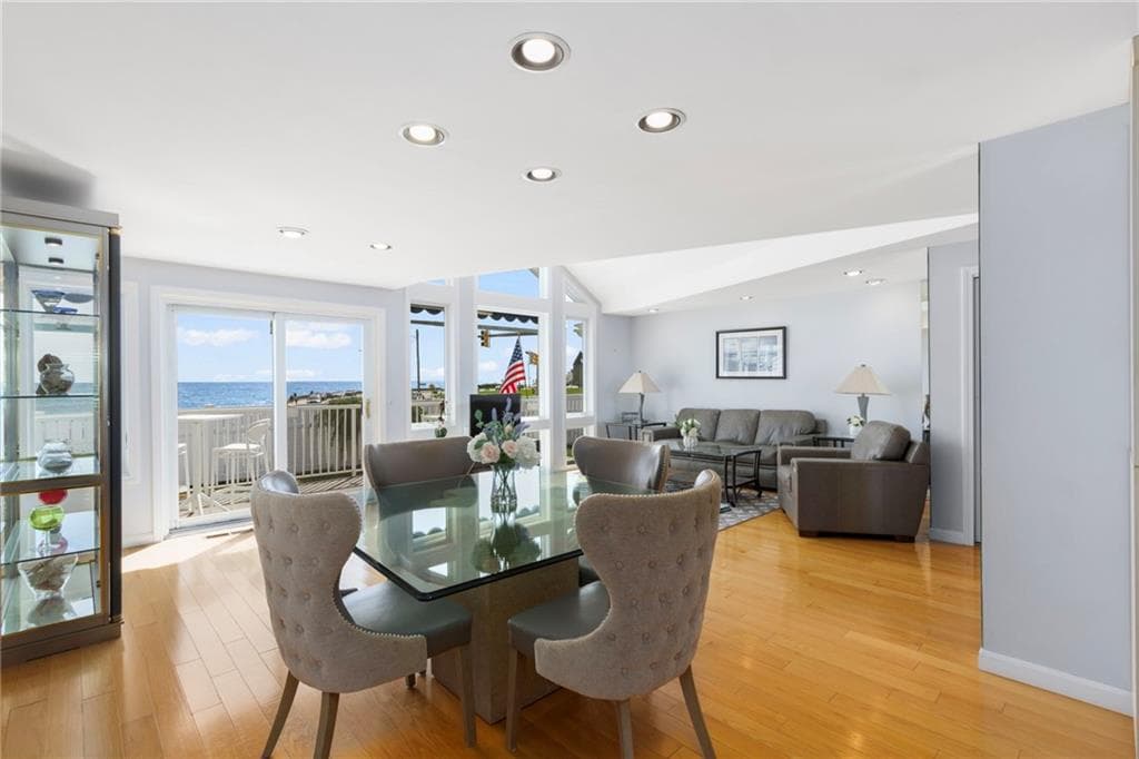 Condominium at 21 Beach Street, Narragansett, photo 9 of 48
