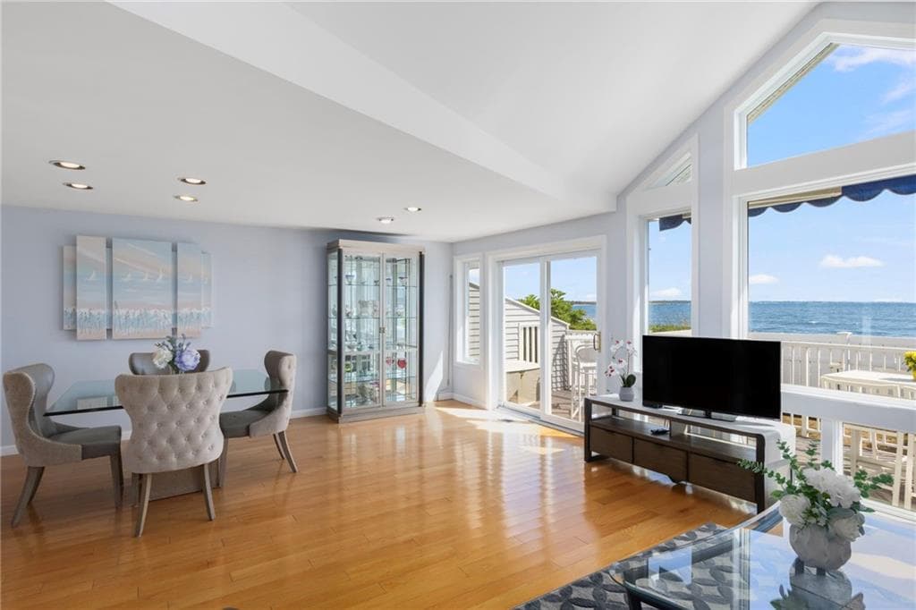 Condominium at 21 Beach Street, Narragansett, photo 10 of 48