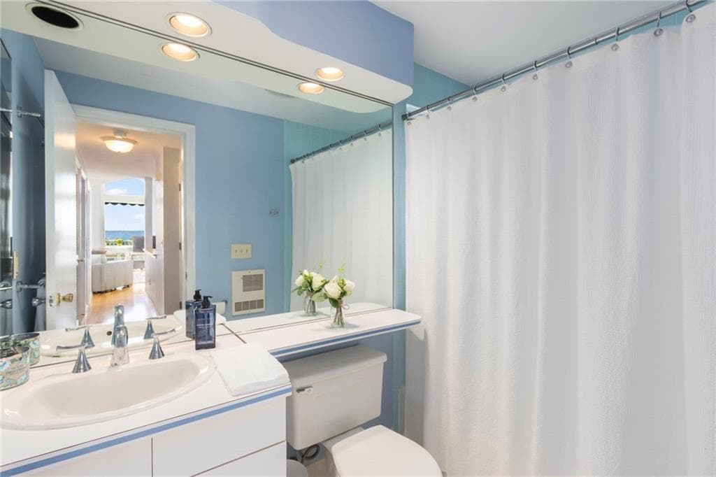 Condominium at 21 Beach Street, Narragansett, photo 33 of 48
