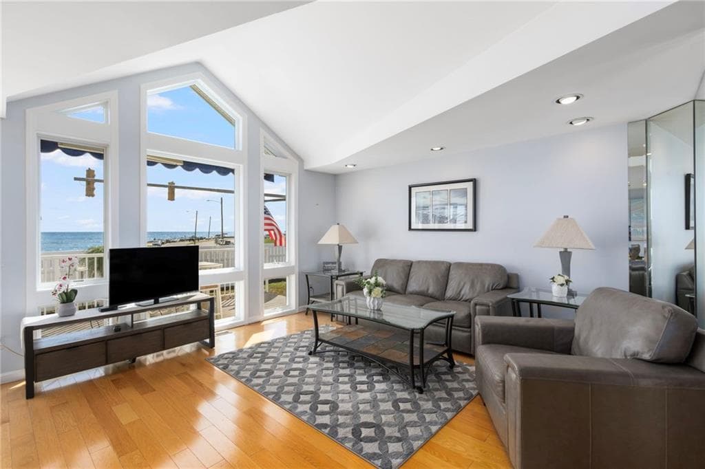 Condominium at 21 Beach Street, Narragansett, photo 11 of 48