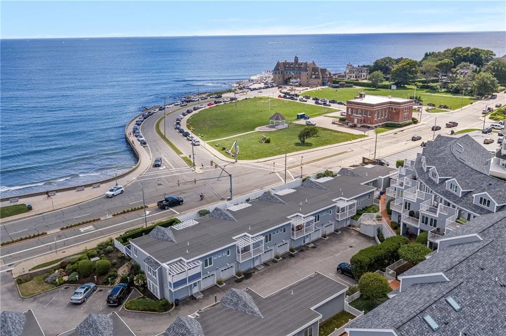 Condominium at 21 Beach Street, Narragansett, photo 35 of 48