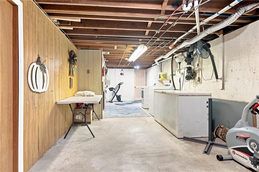 121 COLUMBIA Avenue photo 31
