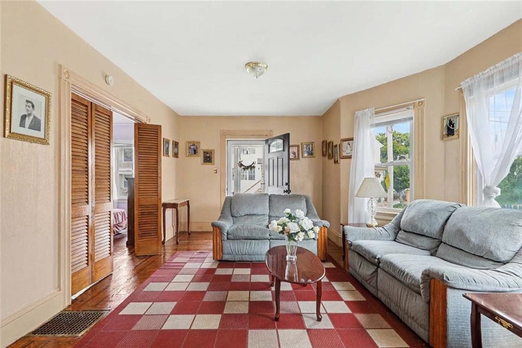 304 Indiana Avenue photo 11