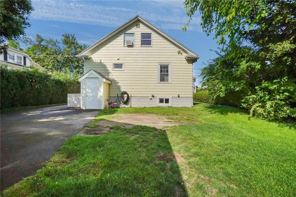 520 Middle Highway photo 34
