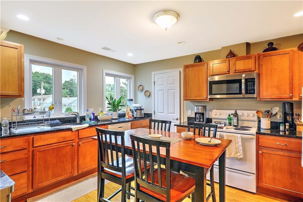 Commercial at 185 187 Washington Road, Barrington, photo 24 of 50