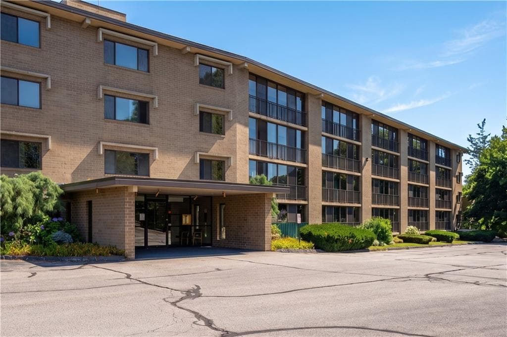 650 East Greenwich Avenue UNIT 5-405