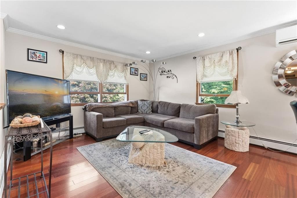 15 Clay Lane photo 16