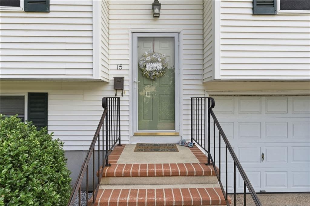 15 Clay Lane photo 3