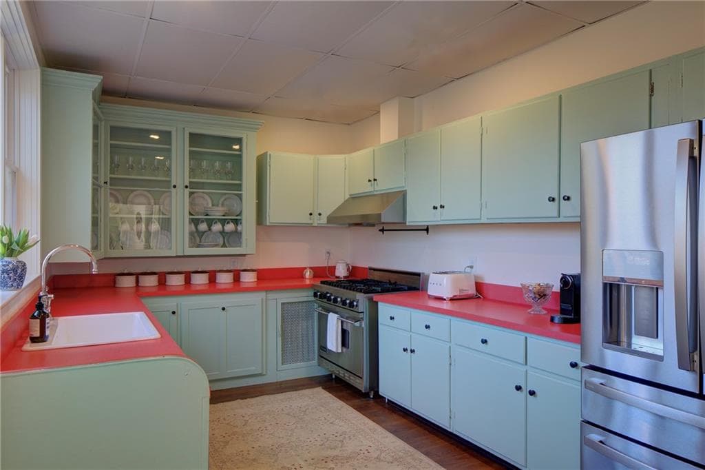 Single Family Residence at 6 Price's Cove Avenue, Newport, photo 27 of 50