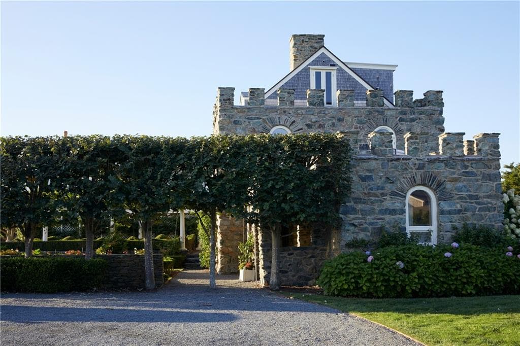 Single Family Residence at 6 Price's Cove Avenue, Newport, photo 6 of 50