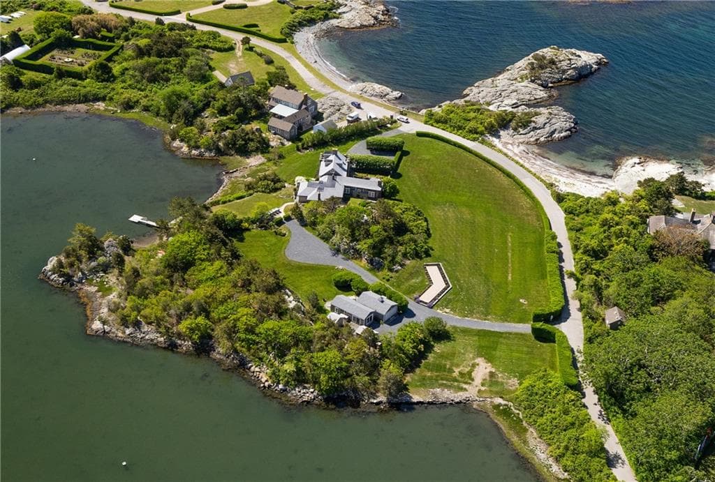 Single Family Residence at 6 Price's Cove Avenue, Newport, photo 3 of 50