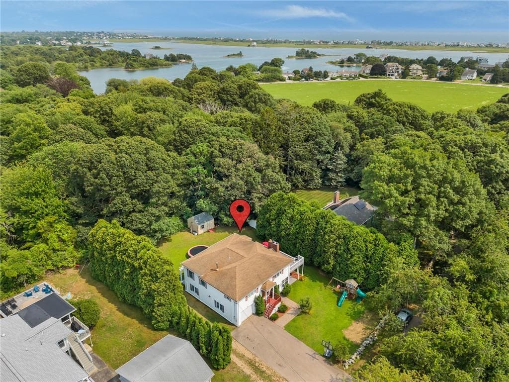 4 Nantucket Avenue photo 5