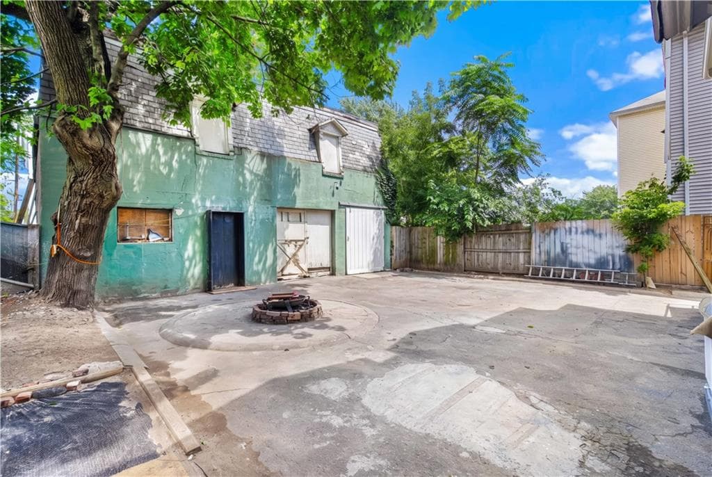 197 Althea Street photo 37