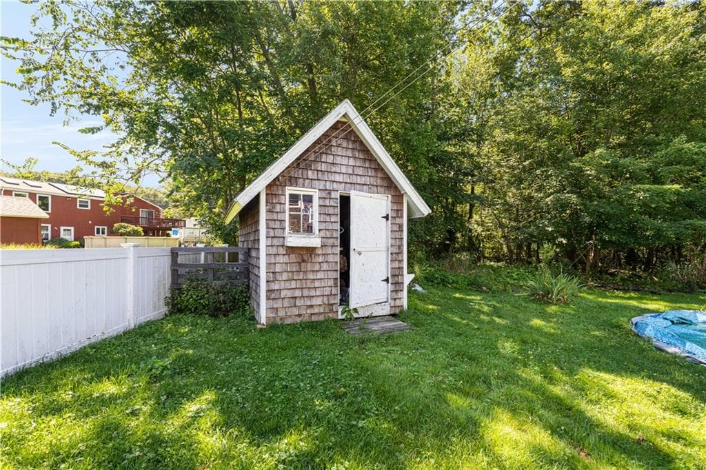40 Fern Drive photo 32