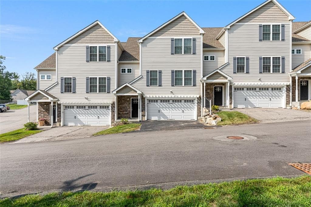 102 Hunting Hill Drive