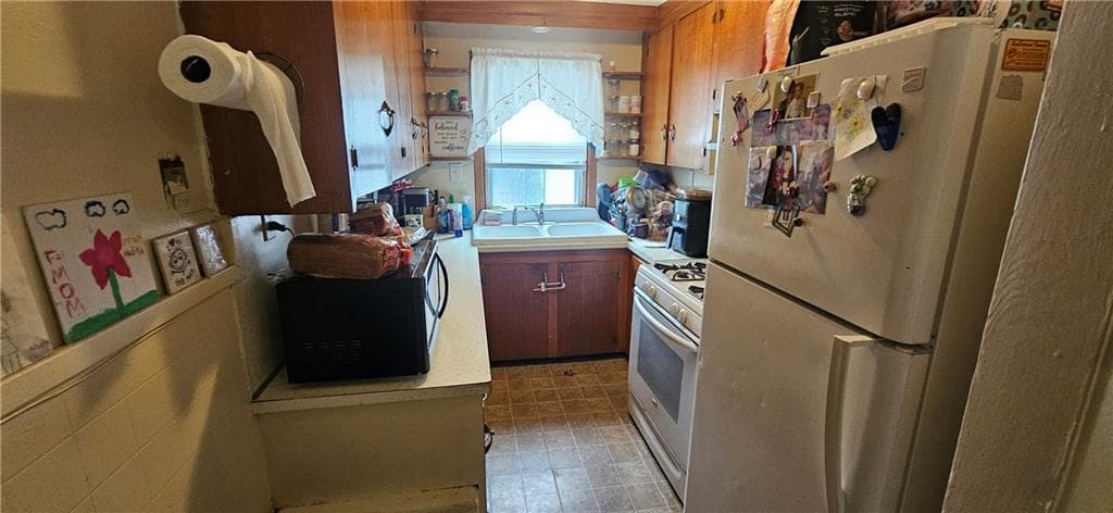 904 Newport Avenue photo 4
