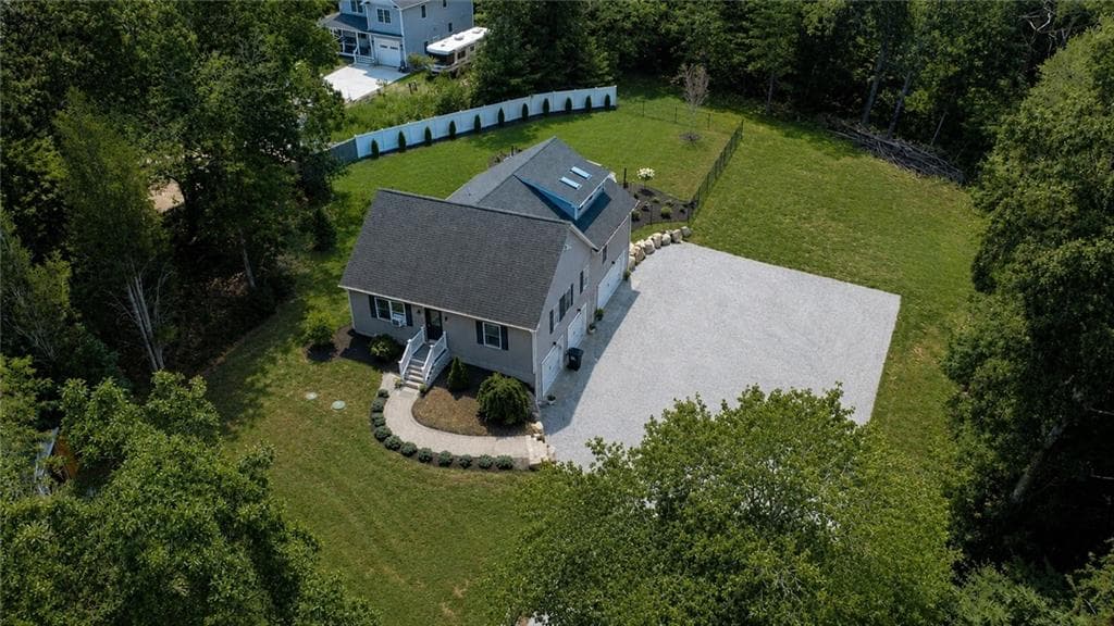 95 Buttonwoods Road