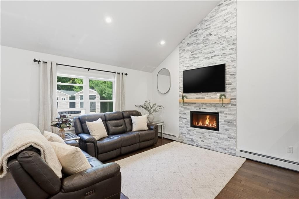 Single Family Residence at 95 Buttonwoods Road, Richmond, photo 10 of 49