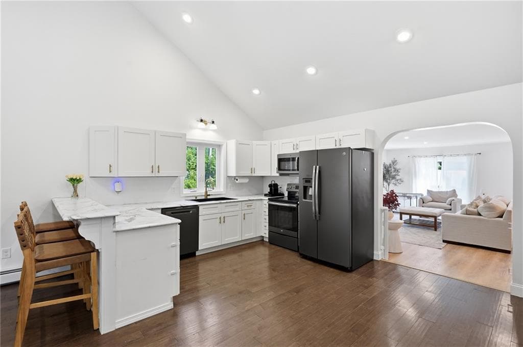 Single Family Residence at 95 Buttonwoods Road, Richmond, photo 8 of 49