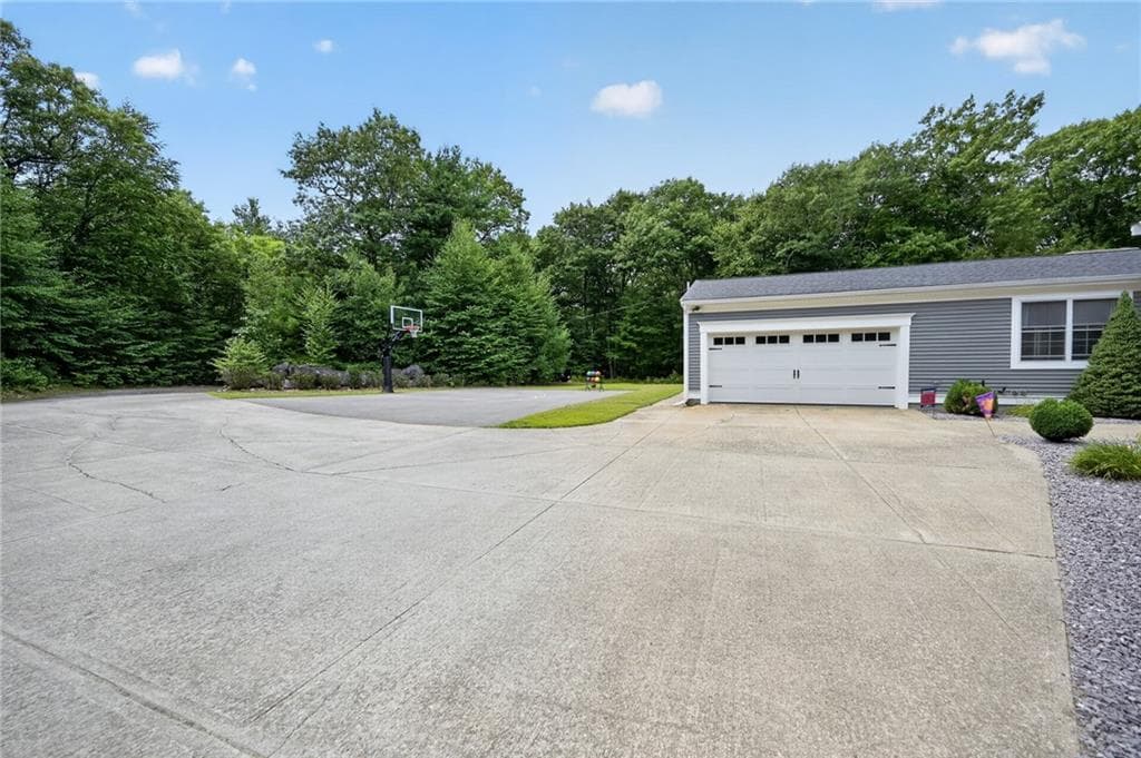 884 Reynolds Road photo 13