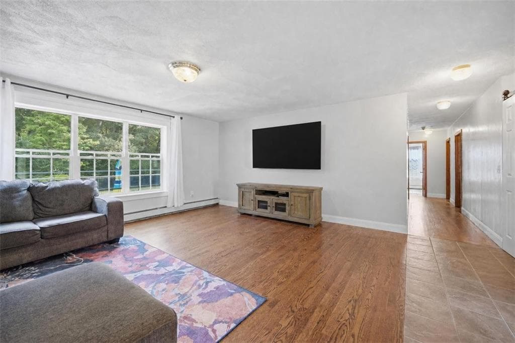 884 Reynolds Road photo 17