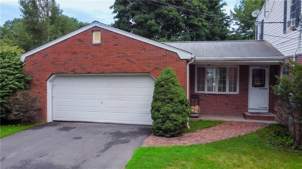 442 Eastview Avenue photo 3