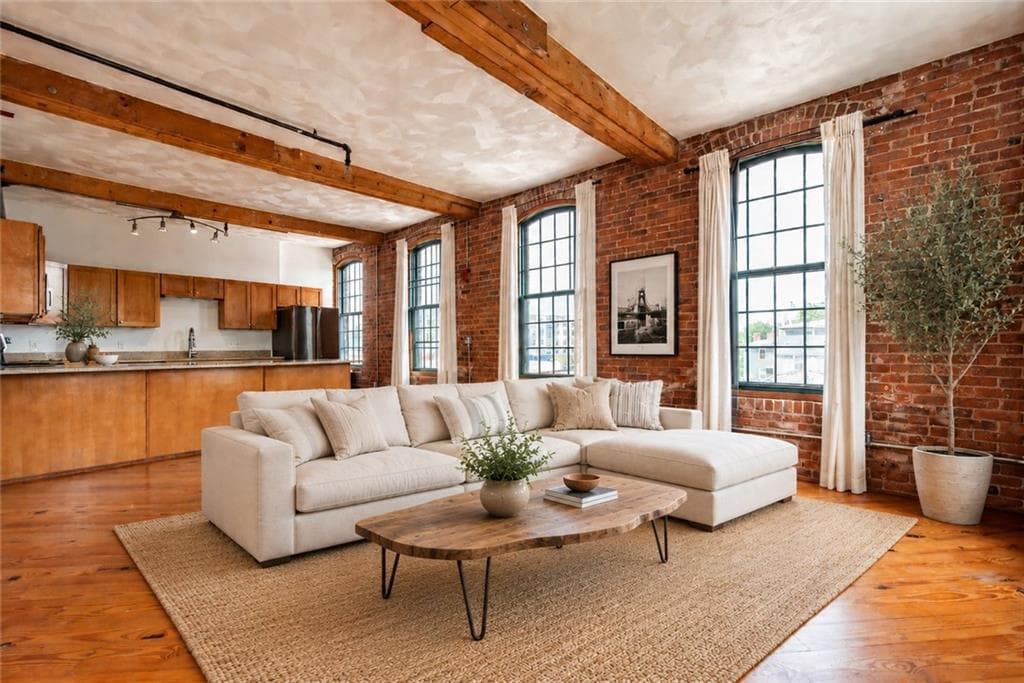407 Pine Street UNIT 305