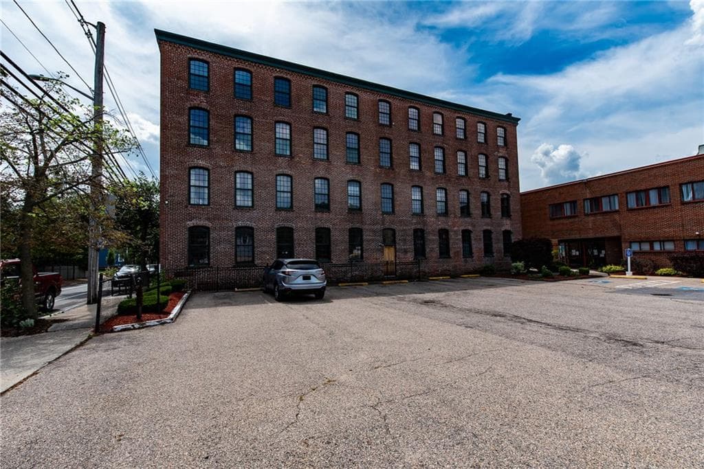 407 Pine Street UNIT 305 photo 19