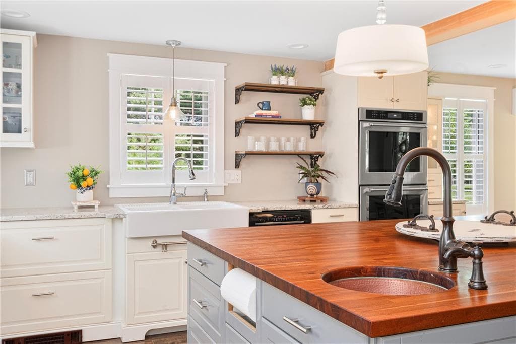 Single Family Residence at 178 D Queens River Drive, South Kingstown, photo 7 of 34