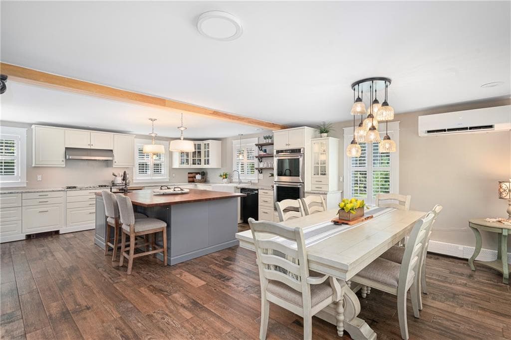 Single Family Residence at 178 D Queens River Drive, South Kingstown, photo 10 of 34