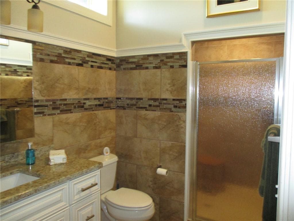 609 Armistice Boulevard photo 32