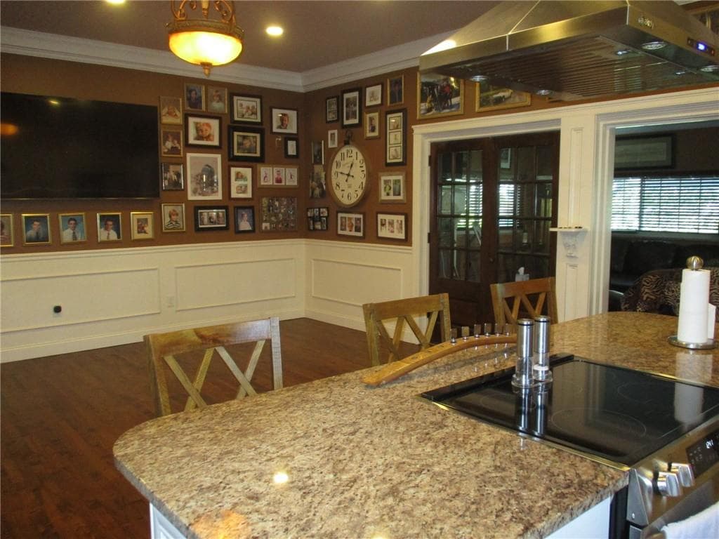 609 Armistice Boulevard photo 35