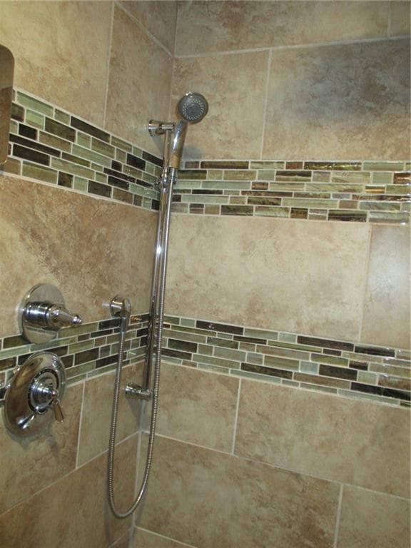 609 Armistice Boulevard photo 29