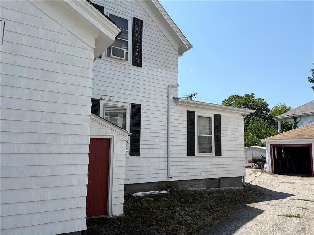 359 Mason Street photo 5