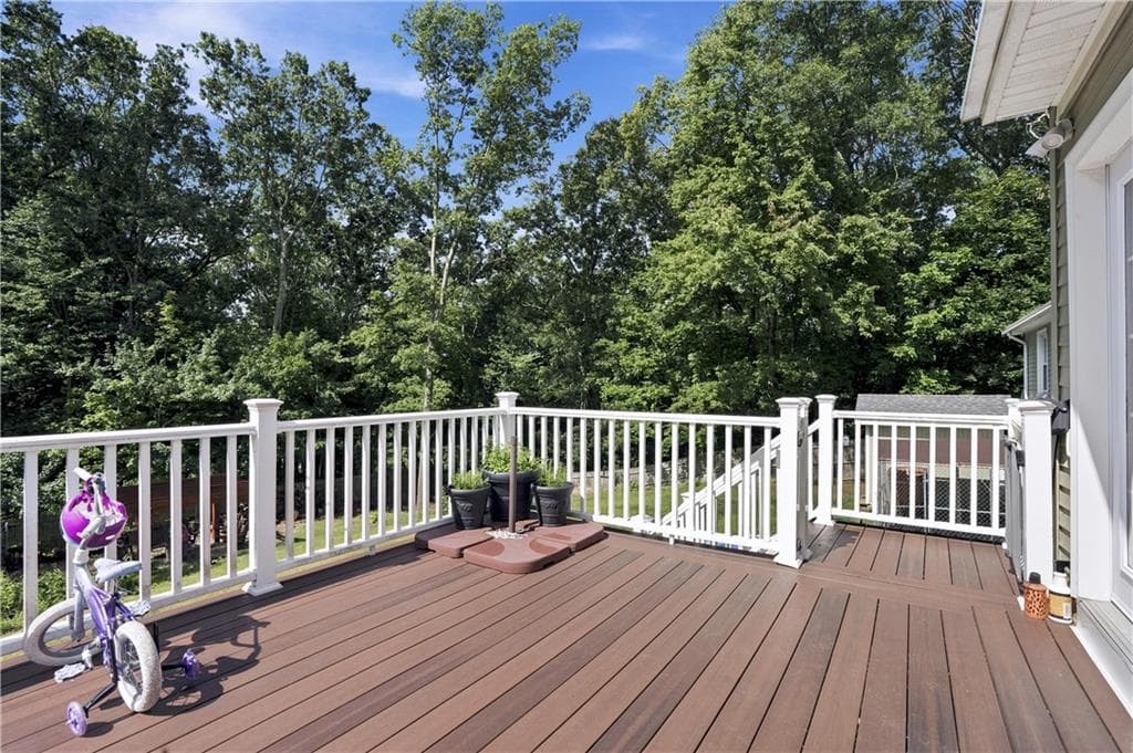 7 Byrd Avenue photo 17