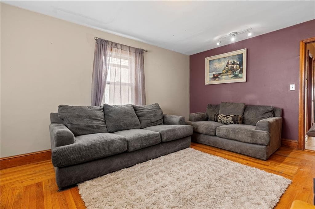 734 River Avenue photo 8