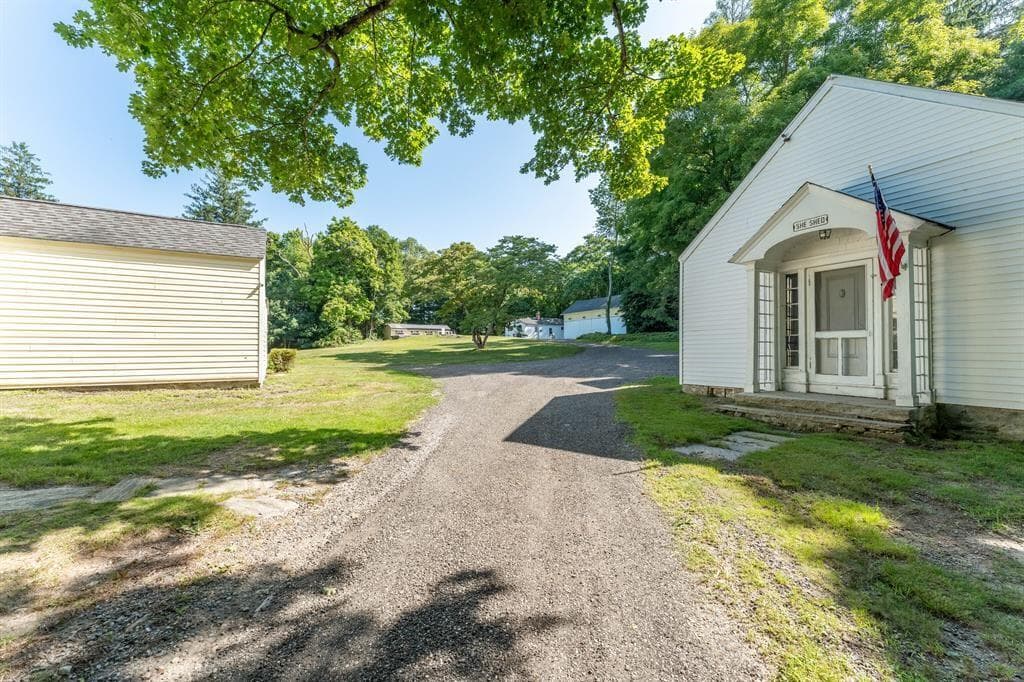 Multi Family at 1530 Hartford Pike, Killingly, photo 22 of 40