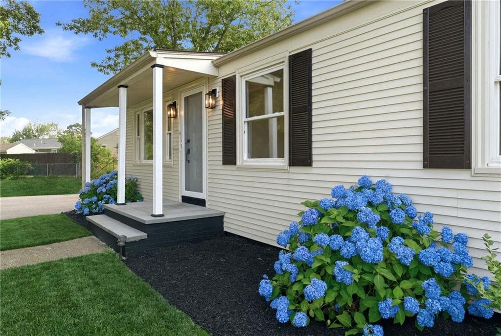 Single Family Residence at 28 Plain Street, East Providence, photo 6 of 38