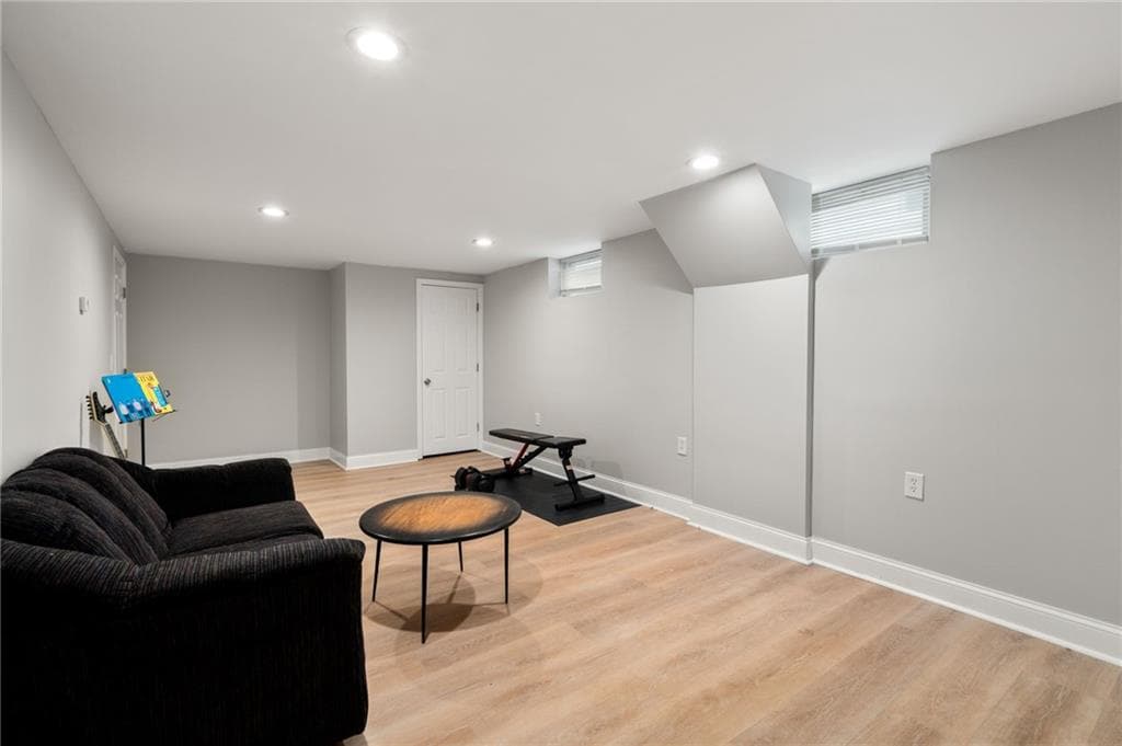 725 River Avenue photo 14