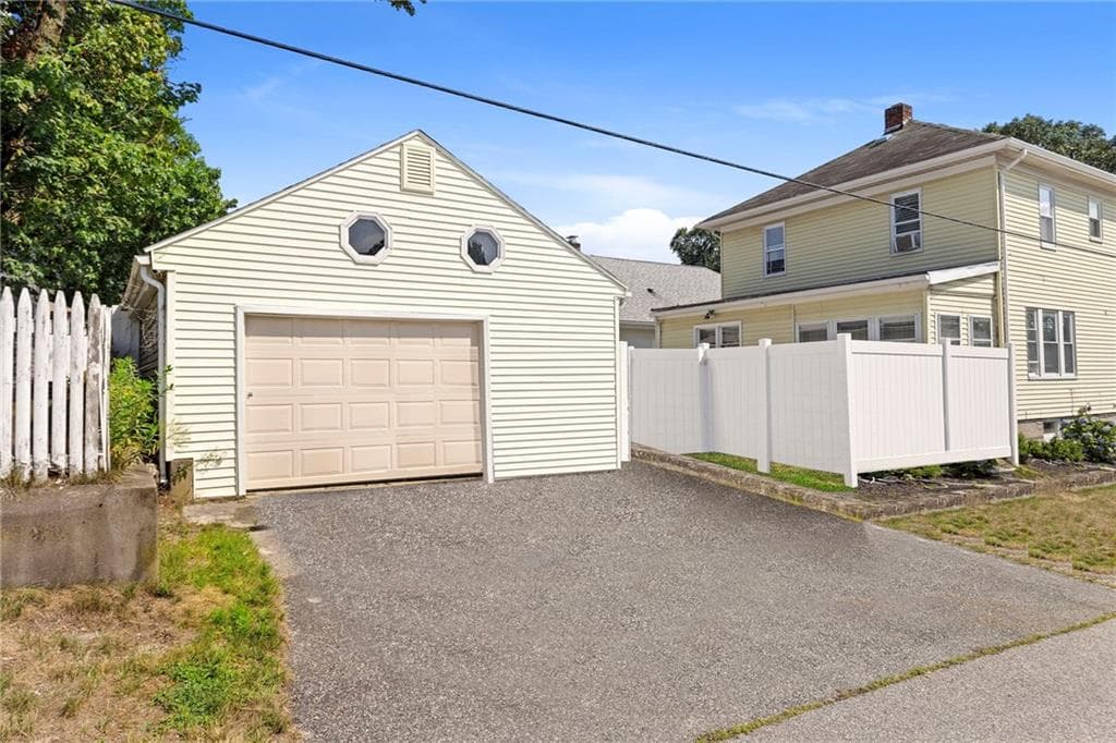 91 Mason Avenue photo 22