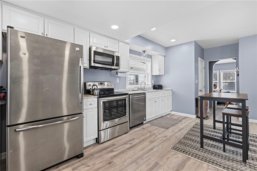 91 Mason Avenue photo 9