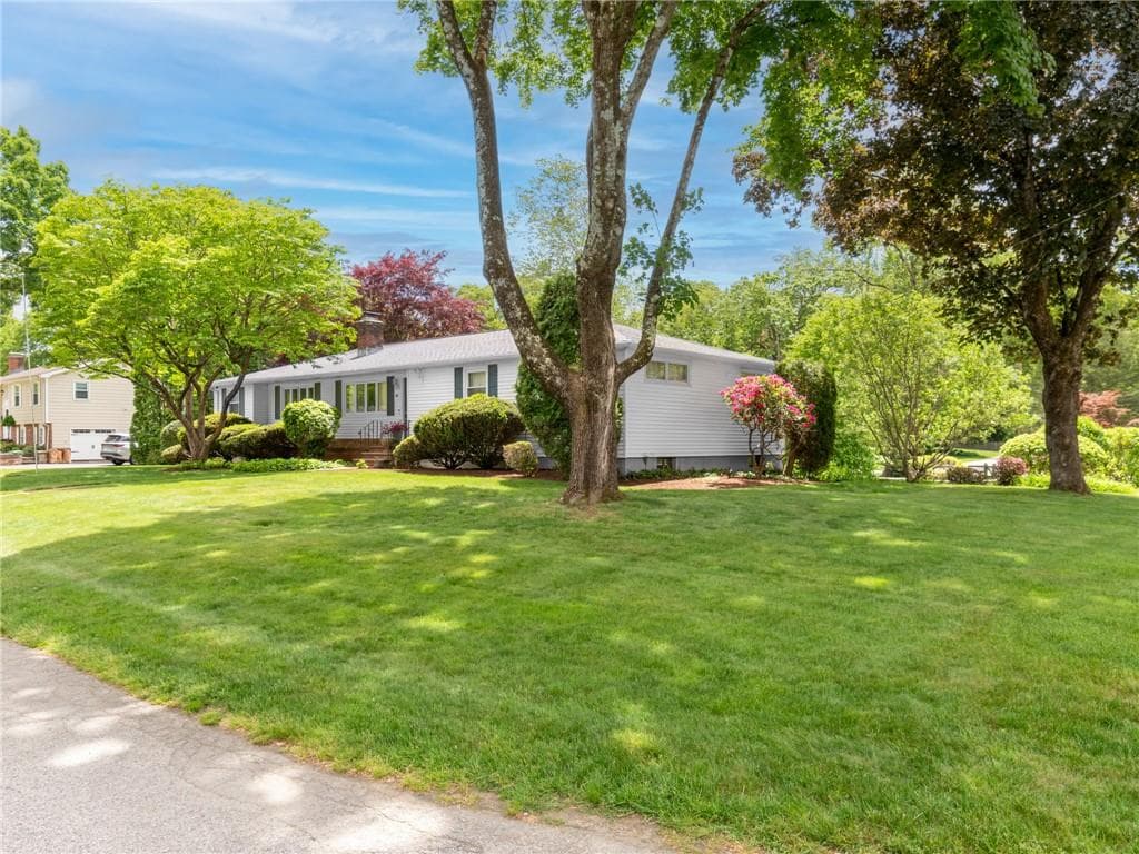 80 Birchwood Way photo 2