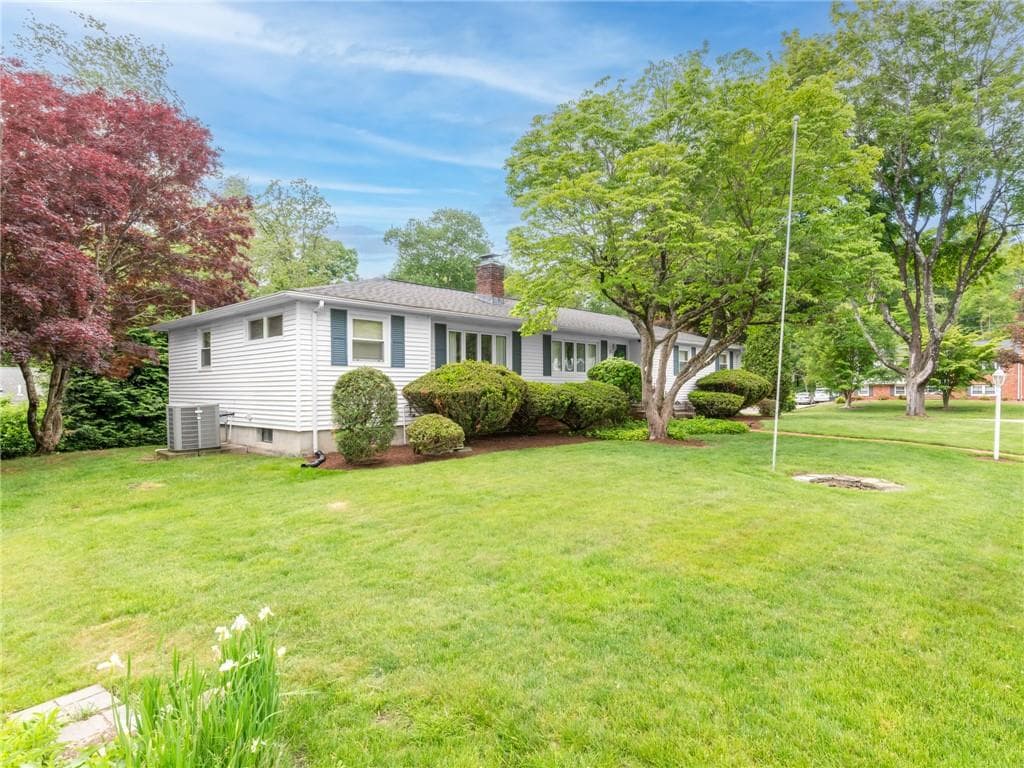 80 Birchwood Way photo 3