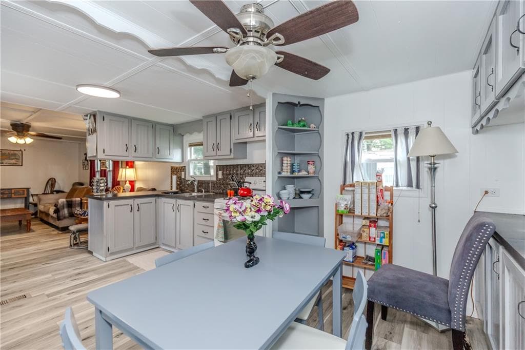 18 Helen Drive photo 13