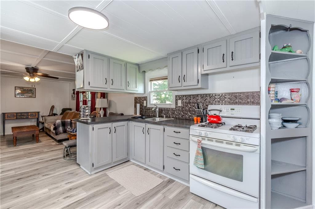 18 Helen Drive photo 12
